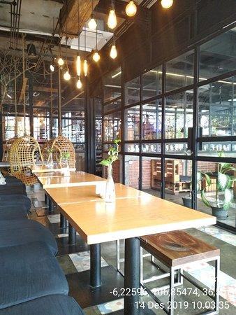 SLEEPLESS Tebet Street Food